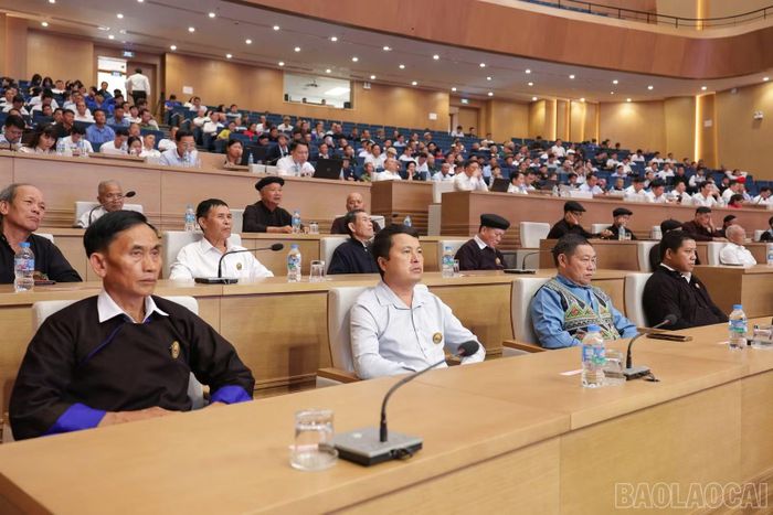 Đại biểu tham dự hội nghị.