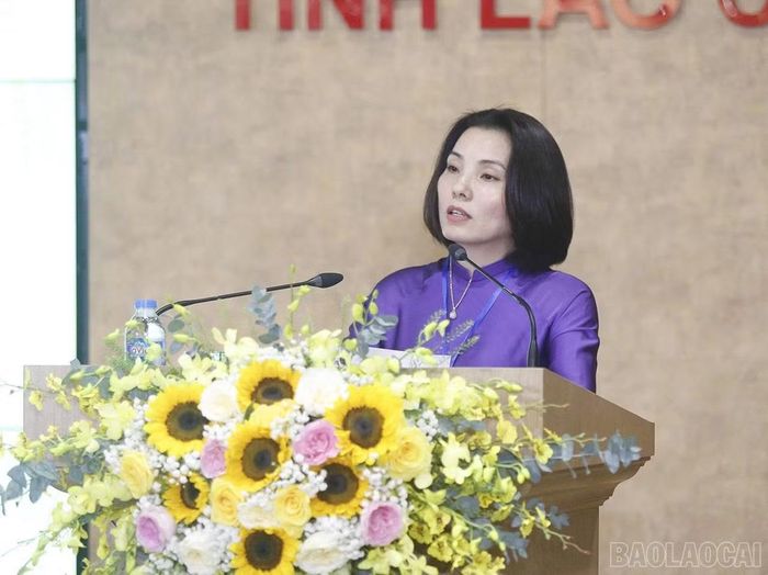 Các đại biểu tham luận tại phiên thứ nhất.