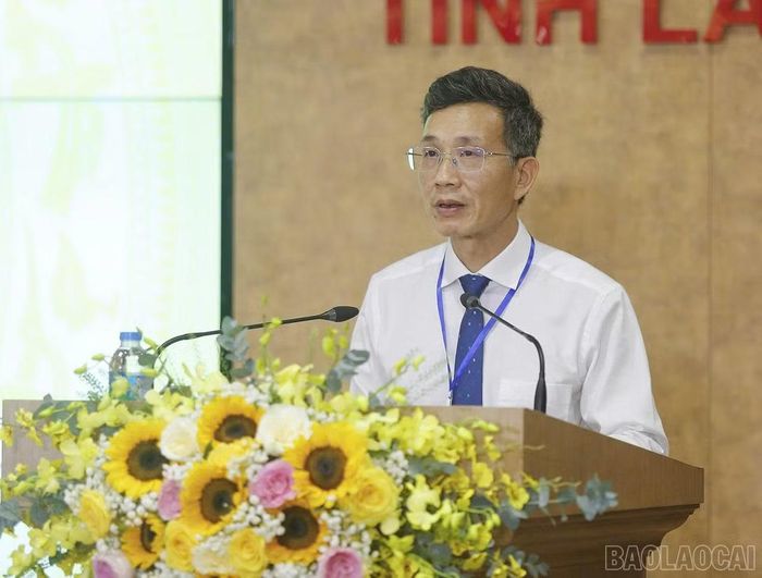 Đồng chí Lê Trường Giang - Chủ tịch Hội Nhà báo tỉnh, Giám đốc Báo và Phát thanh, Truyền hình tỉnh thông qua danh sách bầu cử Ban Chấp hành Hội Nhà báo tỉnh Lào Cai, nhiệm kỳ 2026 - 2031.