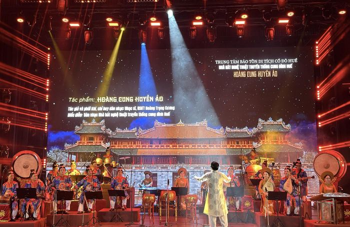 Tiết mục dự thi "Hoàng cung huyền ảo" của Nhà hát Nghệ thuật truyền thống Cung đình Huế
