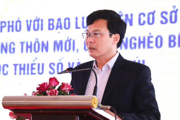 Đồng chí Đinh Văn Tuấn, Tỉnh ủy viên, Phó Chủ tịch UBND tỉnh Lâm Đồng phát biểu tại hội nghị