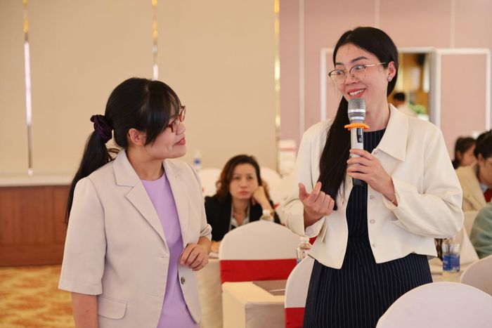 Các đại biểu tham gia trao đổi tại tập huấn