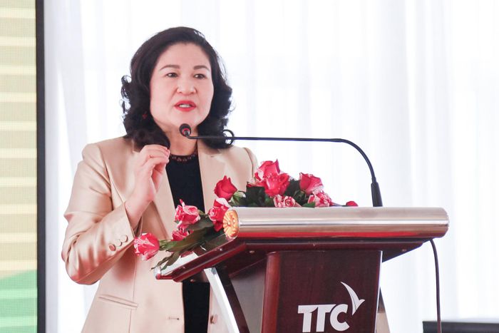 Đồng chí Nguyễn Thị Hà, Thứ trưởng Bộ Nội vụ phát biểu khai mạc
