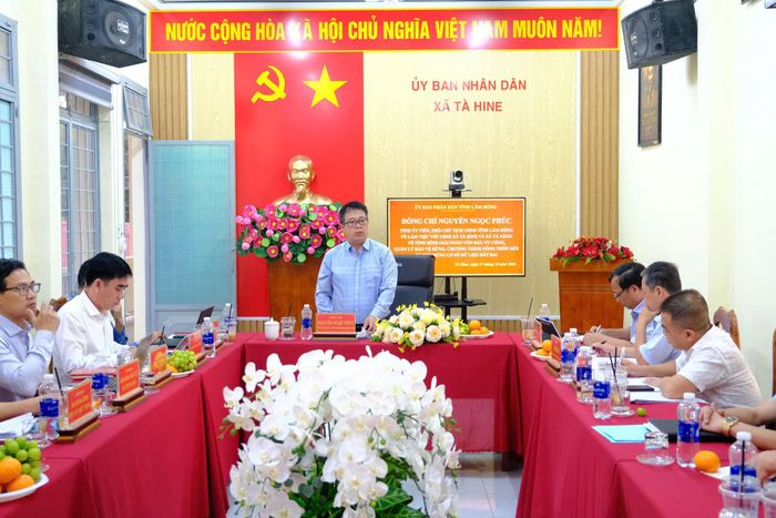 Đồng chí Nguyễn Ngọc Phúc, Tỉnh ủy viên, Phó Chủ tịch UBND tỉnh Lâm Đồng chủ trì buổi làm việc