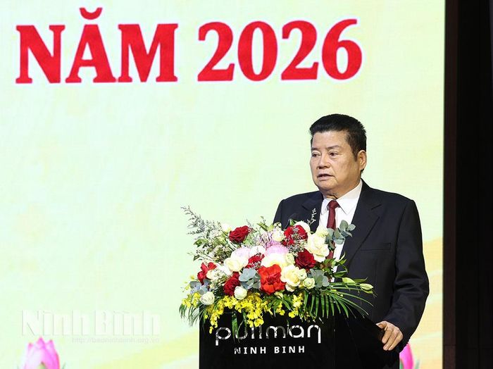 Ông Nguyễn Xuân Thành, Chủ tịch Hiệp hội Doanh nghiệp tỉnh, Chủ tịch Hội đồng Tập đoàn Kinh tế Xuân Thành phát biểu phát động xây dựng quỹ.
