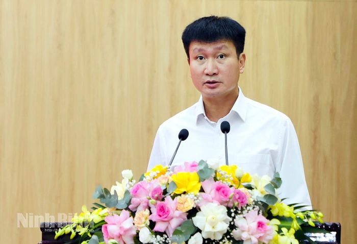 Đồng chí Trần Huy Tuấn, Ủy viên Trung ương Đảng, Bí thư Tỉnh ủy phát biểu khai mạc Lớp bồi dưỡng.