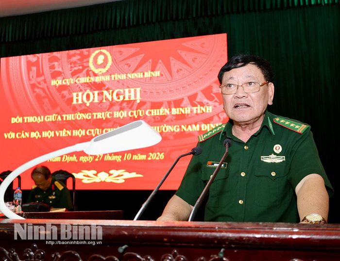 Lãnh đạo Hội Cựu chiến binh tỉnh giải đáp kiến nghị của hội viên cựu chiến binh phường Nam Định.