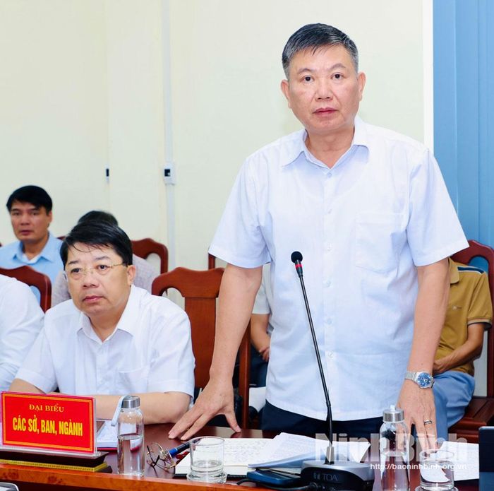 Lãnh đạo Sở Nông nghiệp và Môi trường phát biểu tại buổi tiếp công dân.