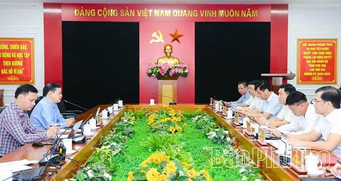 Quang cảnh buổi làm việc.