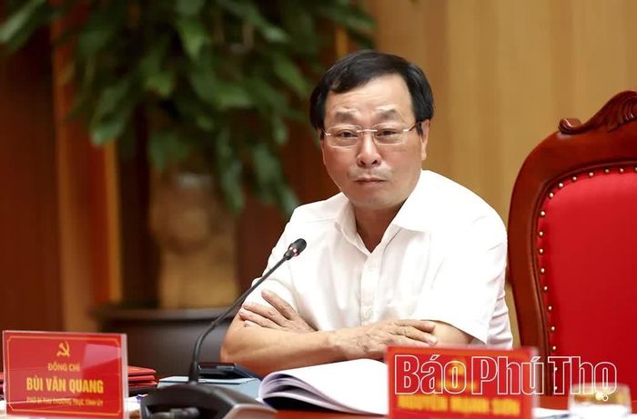 Đồng chí Phó Bí thư Thường trực Tỉnh ủy Bùi Văn Quang cho ý kiến tại hội nghị.