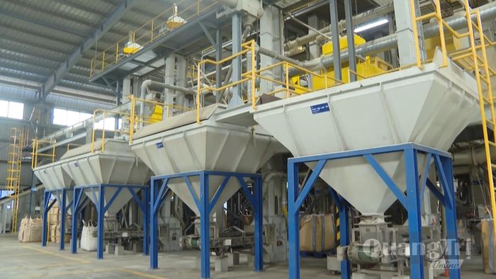 Nhà máy chế biến khoáng sản Titan Hoàng Long - Ảnh: N.T