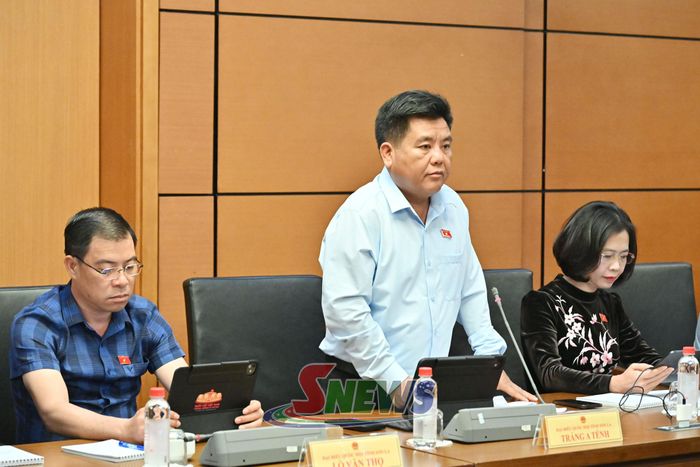 Đại biểu Tráng A Tếnh phát biểu