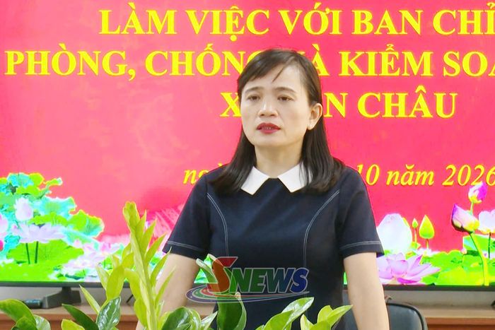 Đồng chí Trưởng Ban Nội chính Tỉnh ủy phát biểu tại hội nghị tổ chức ở xã Yên Châu.