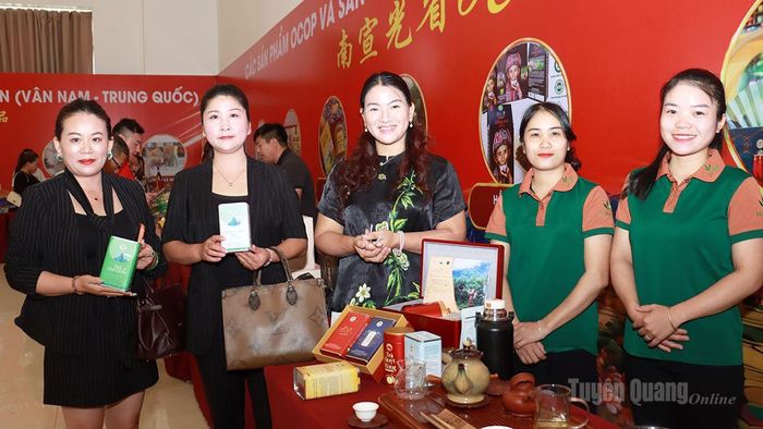 Đại diện các doanh nghiệp đến từ châu Văn Sơn (Trung Quốc) tìm kiếm cơ hội hợp tác với các doanh nghiệp của tỉnh Tuyên Quang tại Hội nghị kết nối giao thương được tổ chức tại tỉnh.