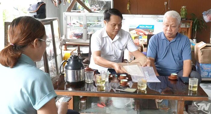 Xã Phú Lạc tổ chức các đoàn công tác đi thu thập tài liệu còn thiếu phục vụ quá trình số hóa hồ sơ đảng viên.