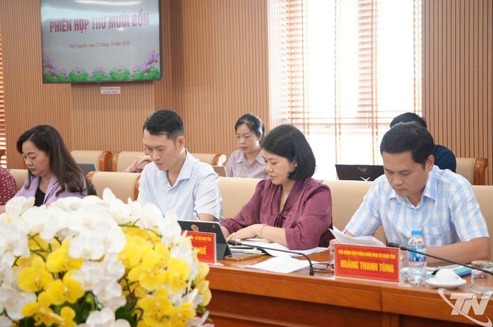 Đại biểu dự Phiên họp.