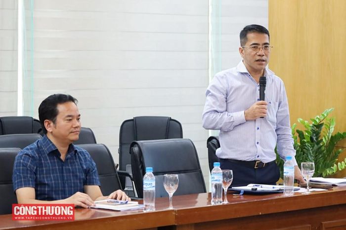  Phó Cục trưởng Cục Điện lực Tăng Thế Hùng đề nghị các đơn vị tiếp tục phối hợp chặt chẽ, cụ thể hóa các ý kiến đóng góp bằng văn bản để trình cấp có thẩm quyền 