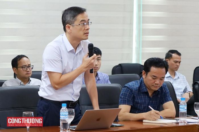 Trong khuôn khổ hội thảo, đại diện các cơ quan quản lý và các chuyên gia trình bày nhiều tham luận quan trọng, đồng thời trực tiếp thảo luận, đóng góp ý kiến
