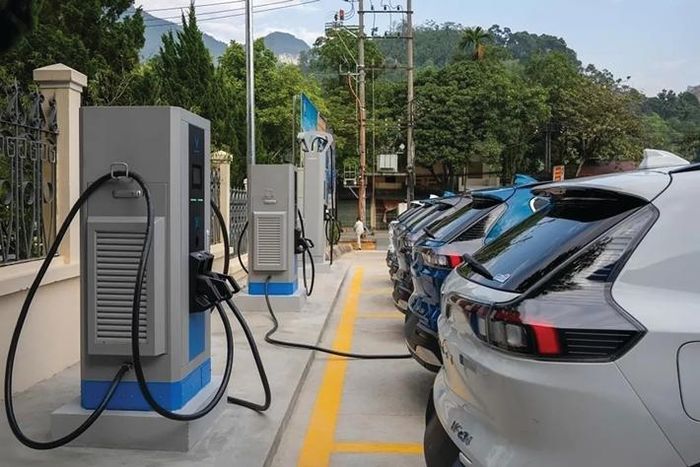 Hà Nội yêu cầu trạm sạc công cộng đầu tư mới bảo đảm dùng chung nhiều loại xe điện