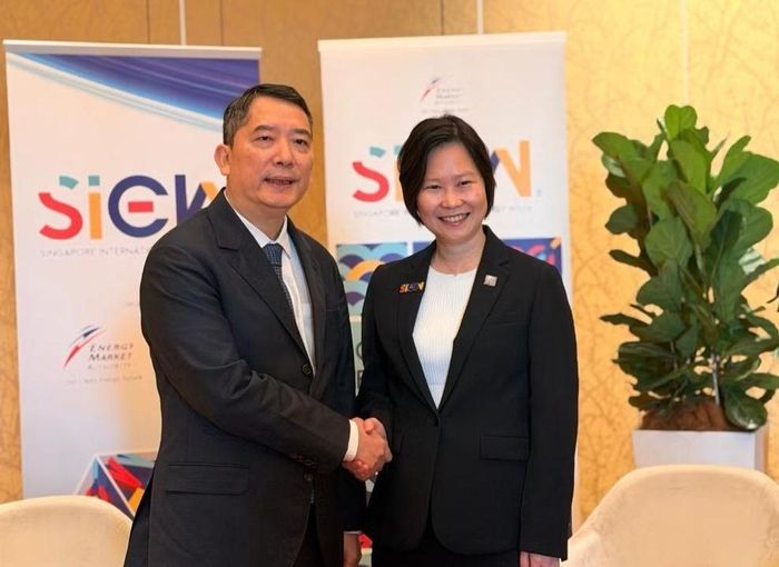 Thứ trưởng Bộ Tài chính Cao Anh Tuấn cùng lãnh đạo PETROVIETNAM, PTSC gặp gỡ bà Gan Siow Huang - Quốc vụ khanh Bộ Ngoại giao và Bộ Năng lượng, Thương mại và Công nghiệp Singapore, trong khuôn khổ SIEW 2026. Ảnh: Petrovietnam