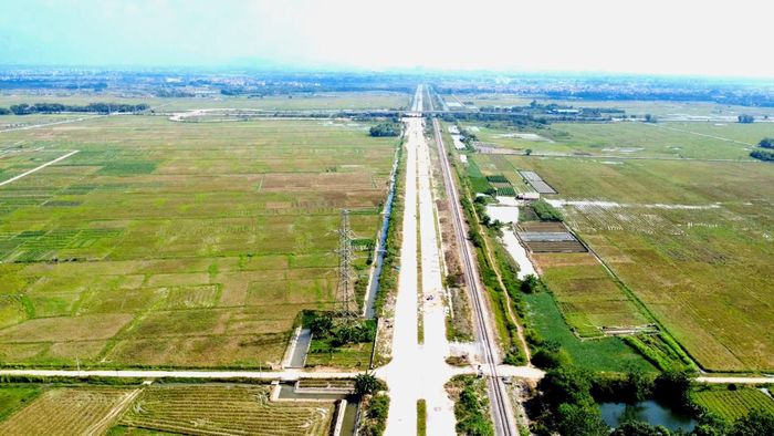 Việc bảo đảm an ninh trật tự, an toàn lao động và ổn định mặt bằng thi công góp phần đẩy nhanh tiến độ dự án.