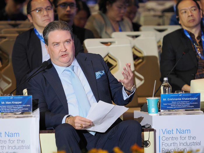 Ông Marc Knapper, nguyên Đại sứ Hoa Kỳ tại Việt Nam (2022–2026), Chủ tịch Knapper Global Advisors, Cố vấn Trung tâm Tài chính Quốc tế Việt Nam tại TP.HCM (VIFC-HCMC).
