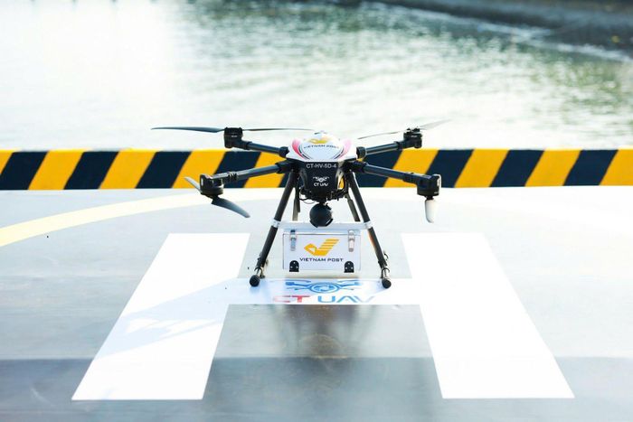 Thiết bị bay không người lái (UAV) mở ra nhiều ứng dụng mới trong sản xuất, kinh doanh và đời sống.