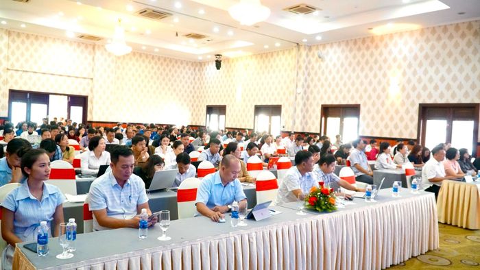 Các đại biểu tham dự buổi tập huấn.
