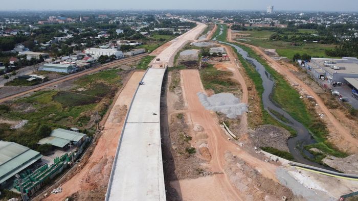 Riêng dự án trục thoát nước Bưng Biệp - Suối Cát với tổng mức đầu tư hơn 1.044 tỷ đồng đang được các nhà thầu thi công để đảm bảo tiến độ. 