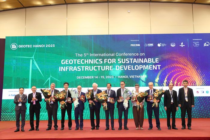 GEOTEC HANOI 2026 - Hội nghị quốc tế lần thứ 6 về Địa kỹ thuật cho Phát triển Hạ tầng Bền vững sẽ diễn ra ngày 26–27/11/2026 tại Trung tâm Hội nghị Quốc gia, Hà Nội. (Trong ảnh là GEOTEC HANOI 2023).