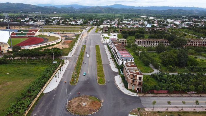 Việc điều chỉnh cục bộ Quy hoạch chung đô thị Kon Tum nhằm tháo gỡ vướng mắc, đẩy nhanh tiến độ dự án đường Trường Chinh. (Ảnh: Lê Danh)
