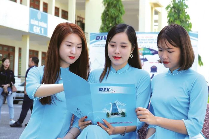 Chính sách BHTG được Nhà nước thiết lập để bảo vệ quyền và lợi ích hợp pháp của người gửi tiền.