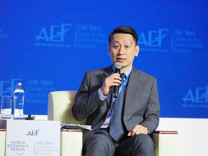  Ông Khuất Quang Hưng - Phó tổng giám đốc Đối ngoại, Truyền thông và Phát triển Bền vững, Nestlé Việt Nam trao đổi tại Diễn đàn Kinh tế Mùa thu 2026. 