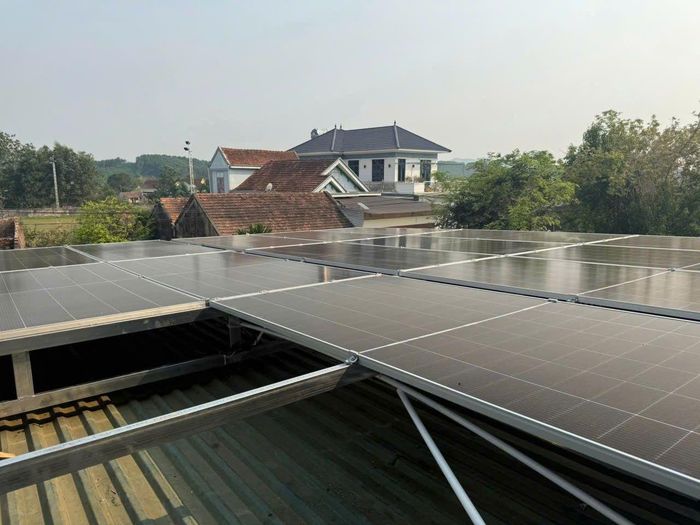 Nhiều doanh nghiệp đã chủ động lắp đặt điện mặt trời áp mái và đây là xu hướng tất yếu trong thời gian tới.
