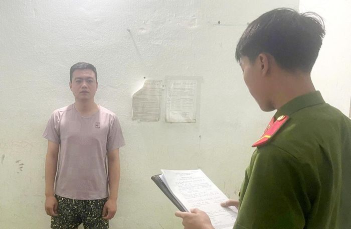 Phòng Cảnh sát hình sự Công an TP. Đà Nẵng đã tiến hành các thủ tục để khởi tố vụ án, khởi tố bị can và đề nghị áp dụng biện pháp tạm giam đối với đối tượng Nguyễn Hải Đăng, trú tại phường Tương Mai, TP. Hà Nội về hành vi cho vay lãi nặng trong giao dịch dân sự (Ảnh: Công an Đà Nẵng)