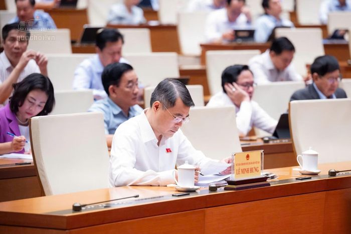 Thủ tướng Lê Minh Hưng và các đại biểu dự phiên họp.