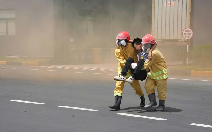 Công an TP Hồ Chí Minh diễn tập cứu nạn cứu hộ.