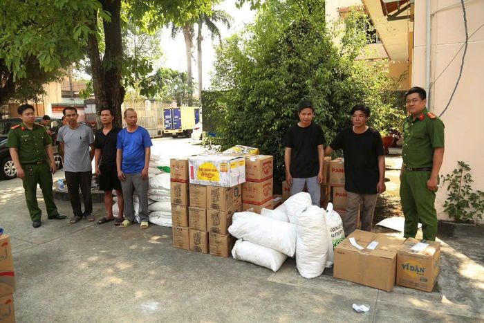 Công an TP Hồ Chí Minh bắt giữ nhóm đối tượng làm giả thực phẩm.