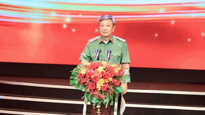 Trung tướng Đỗ Triệu Phong phát biểu bế mạc Liên hoan.