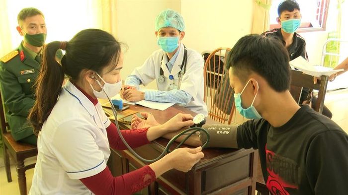 Thời gian khám sức khỏe nghĩa vụ quân sự năm 2027, nhập ngũ sau Tết Âm lịch sẽ bắt đầu từ ngày 1/11 đến hết ngày 31/12/2026. Thời gian khám cụ thể do từng địa phương triển khai và được thông báo trong lệnh gọi khám sức khỏe. Ảnh: VGP