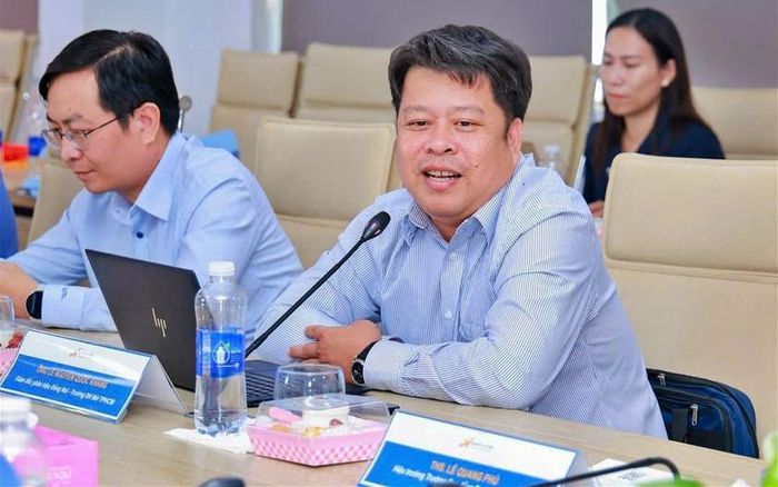 Các đại biểu chia sẻ kinh nghiệm ứng dụng AI tại đơn vị.