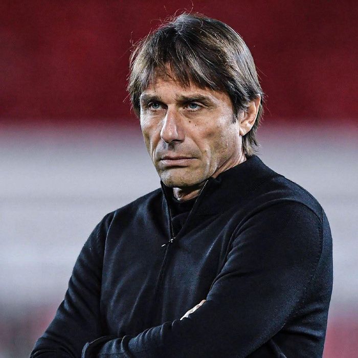 Antonio Conte cũng được đề cập như một lựa chọn thay thế Michael Carrick