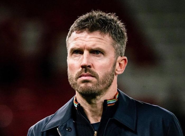 Michael Carrick đối mặt áp lực về tương lai tại Manchester United sau thất bại trước Bournemouth