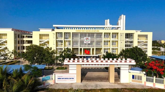 Trường THPT chuyên Lê Quý Đôn (Khánh Hòa).