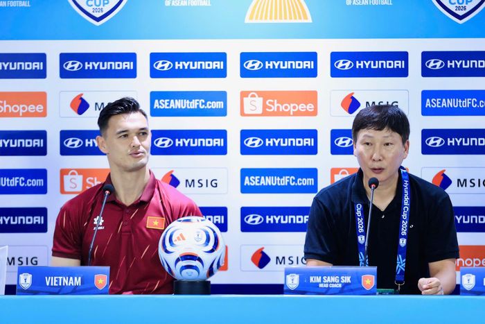 HLV Kim Sang-sik không thể tham dự giải đấu do bận dẫn dắt đội tuyển quốc gia trong dịp FIFA Days tháng 11