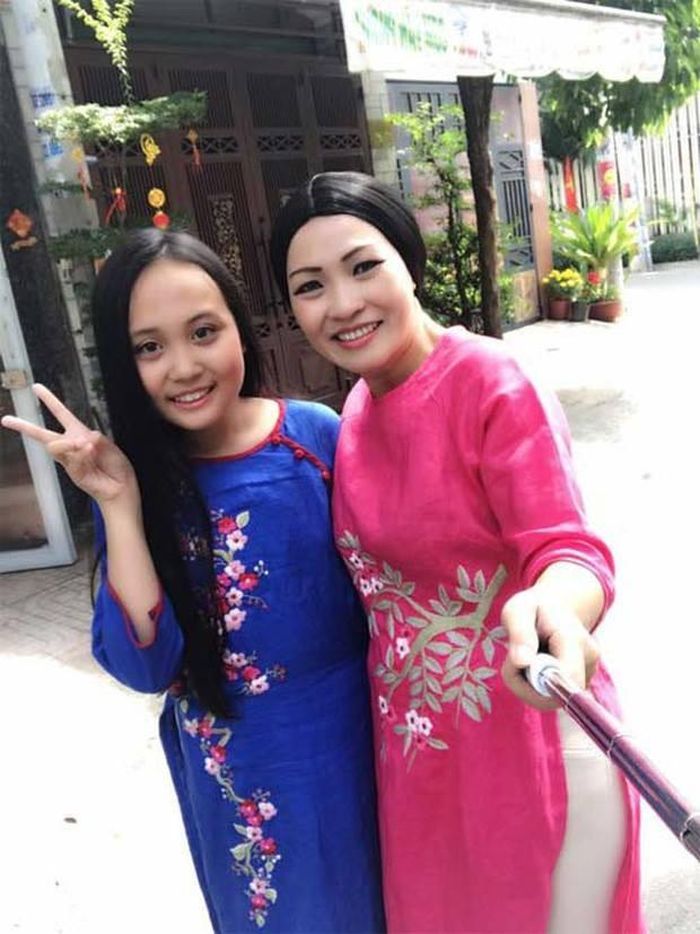 Phương Thanh và con gái.