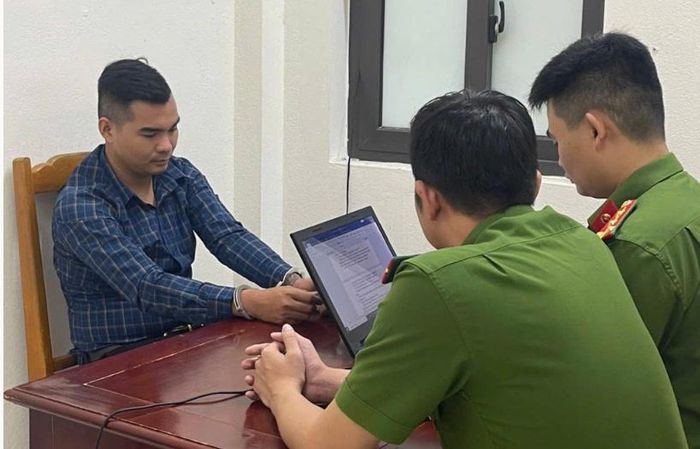 Bùi Văn Quyến tại cơ quan điều tra. Ảnh: Lam Sơn