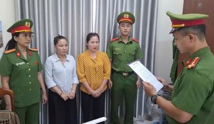Các bị can Ngô Thị Vân và Ngô Thị Hồng Vân.