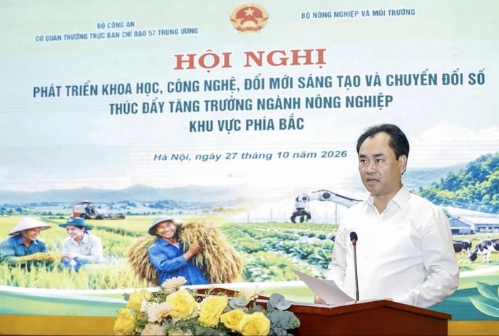 Bộ trưởng Trịnh Việt Hùng phát biểu về những thách thức và yêu cầu đổi mới để thúc đẩy tăng trưởng ngành Nông nghiệp và Môi trường - ( Ảnh: Khương Trung).