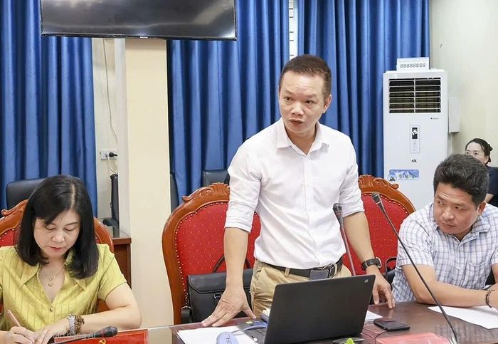 Đại diện lãnh đạo Trung tâm Phát triển quỹ đất nêu những khó khăn, vướng mắc liên quan đến công tác GPMB các dự án
